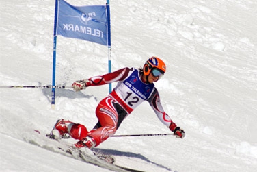 treize-avril-prend-de-la-hauteur-et-sponsorise-malle-froissard-jeune-toile-du-ski-franais